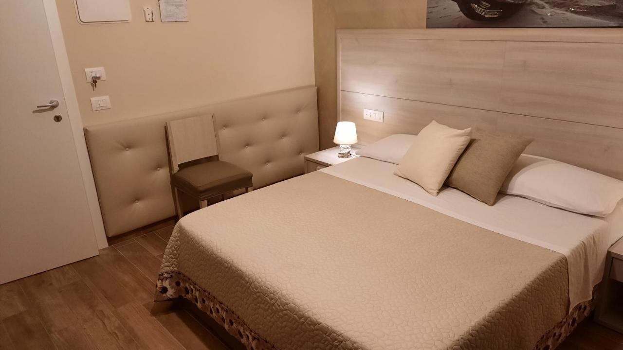 Oasi Perla Del Mare Rooms Aci Castello Exterior photo