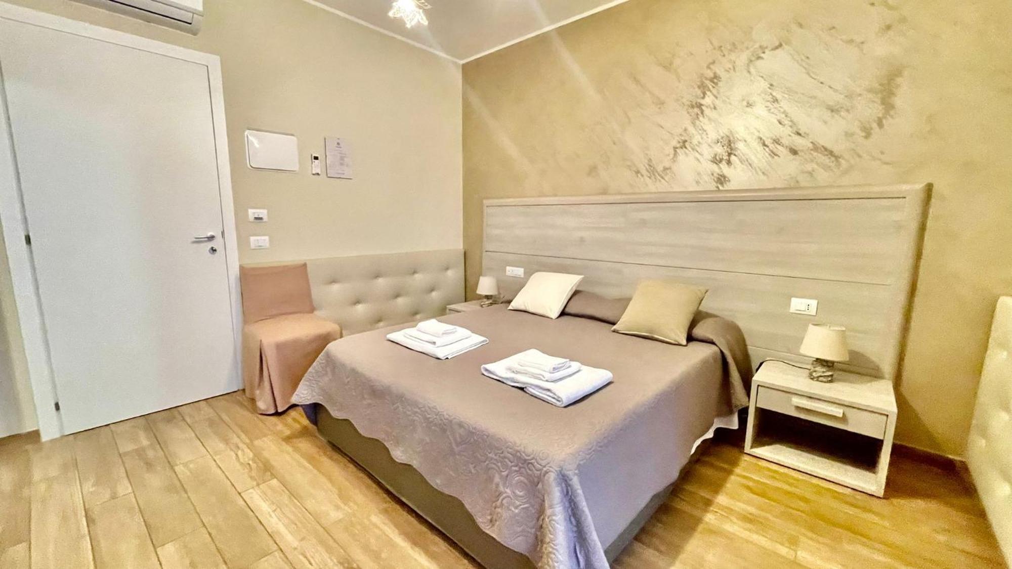 Oasi Perla Del Mare Rooms Aci Castello Exterior photo